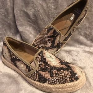 Clark’s Azella Theoni Slip-On Espadrille (size 9)